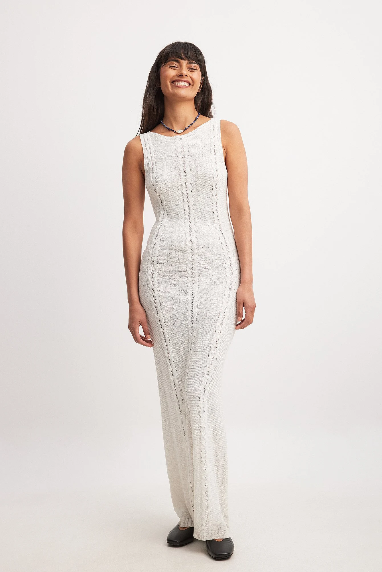 Gestricktes Maxikleid mit Zopfmuster