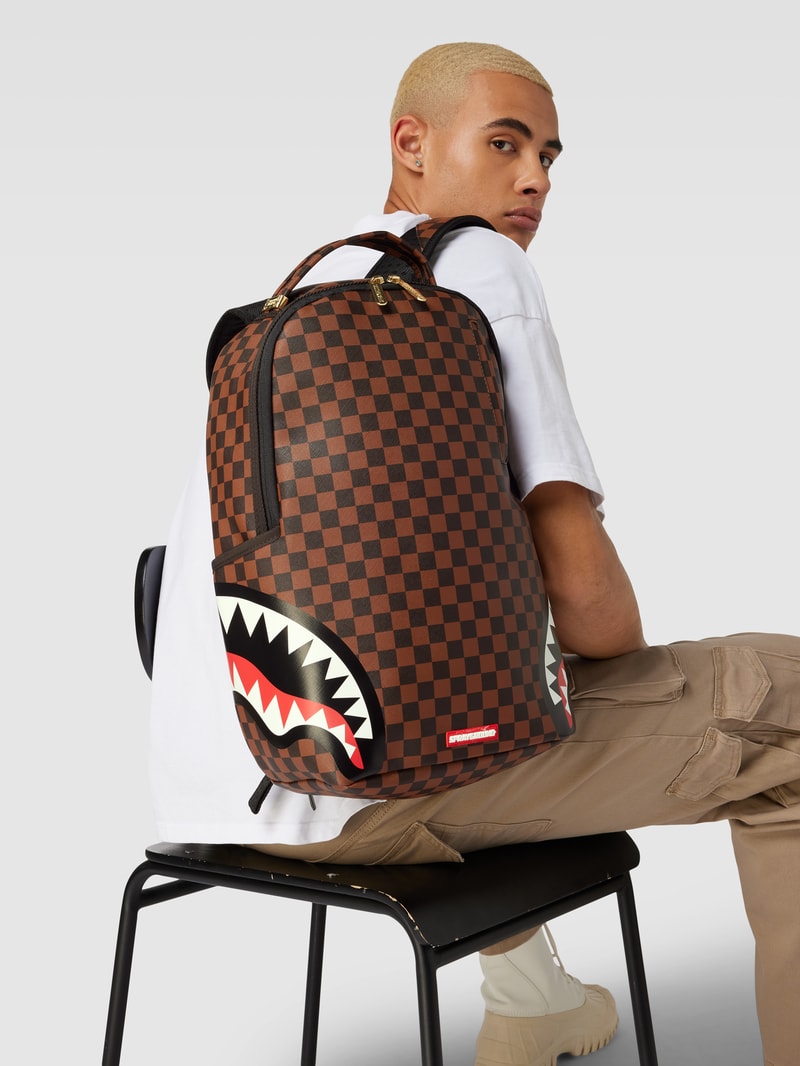 Rucksack mit Allover-Muster Modell 'SHARKS' in schwarz