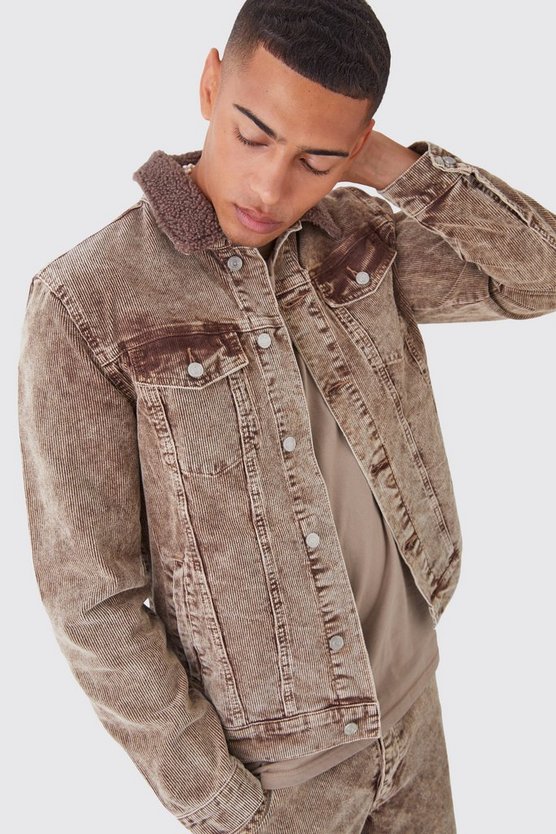 Cord-Jacke mit Acid-Waschung und Borg-Kragen in Braun