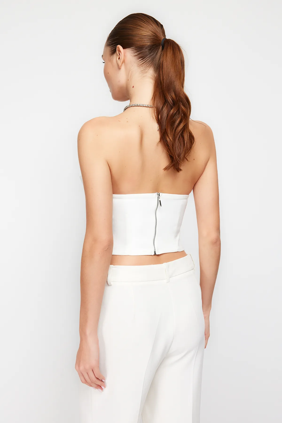 Trendyol Collection  Weißes, bauchfreies, gewebtes Braut-Bustier TPRSS24BS00010