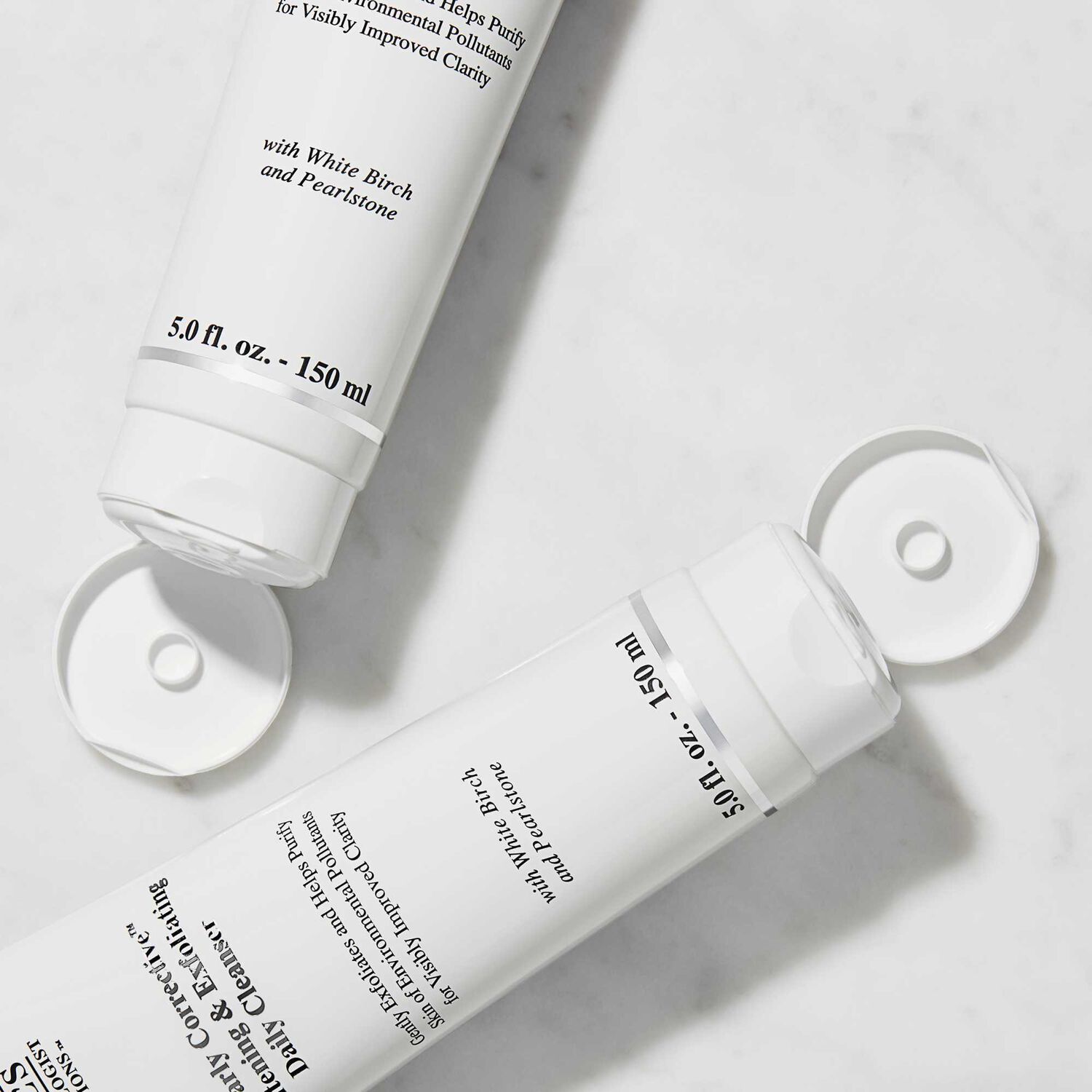 kiehl's Clearly Corrective™ Brightening Exfoliating Cleanser Nettoyant Exfoliant & unifiant quotidien 150 ml