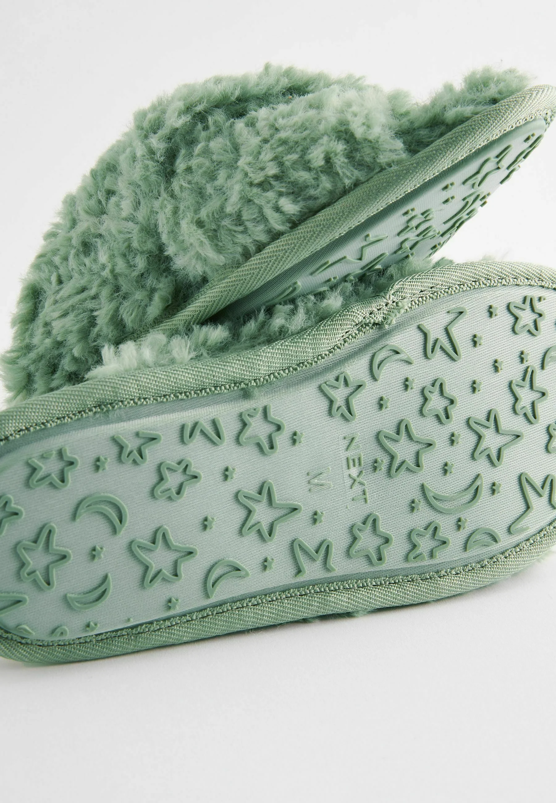 Siguiente CROSSOVER REGULAR FIT - Pantuflas