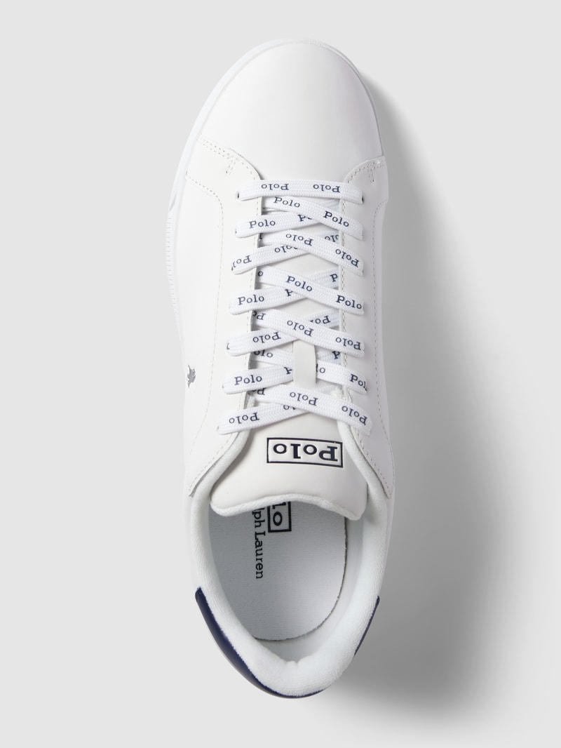 Sneaker mit Label-Print in weiß