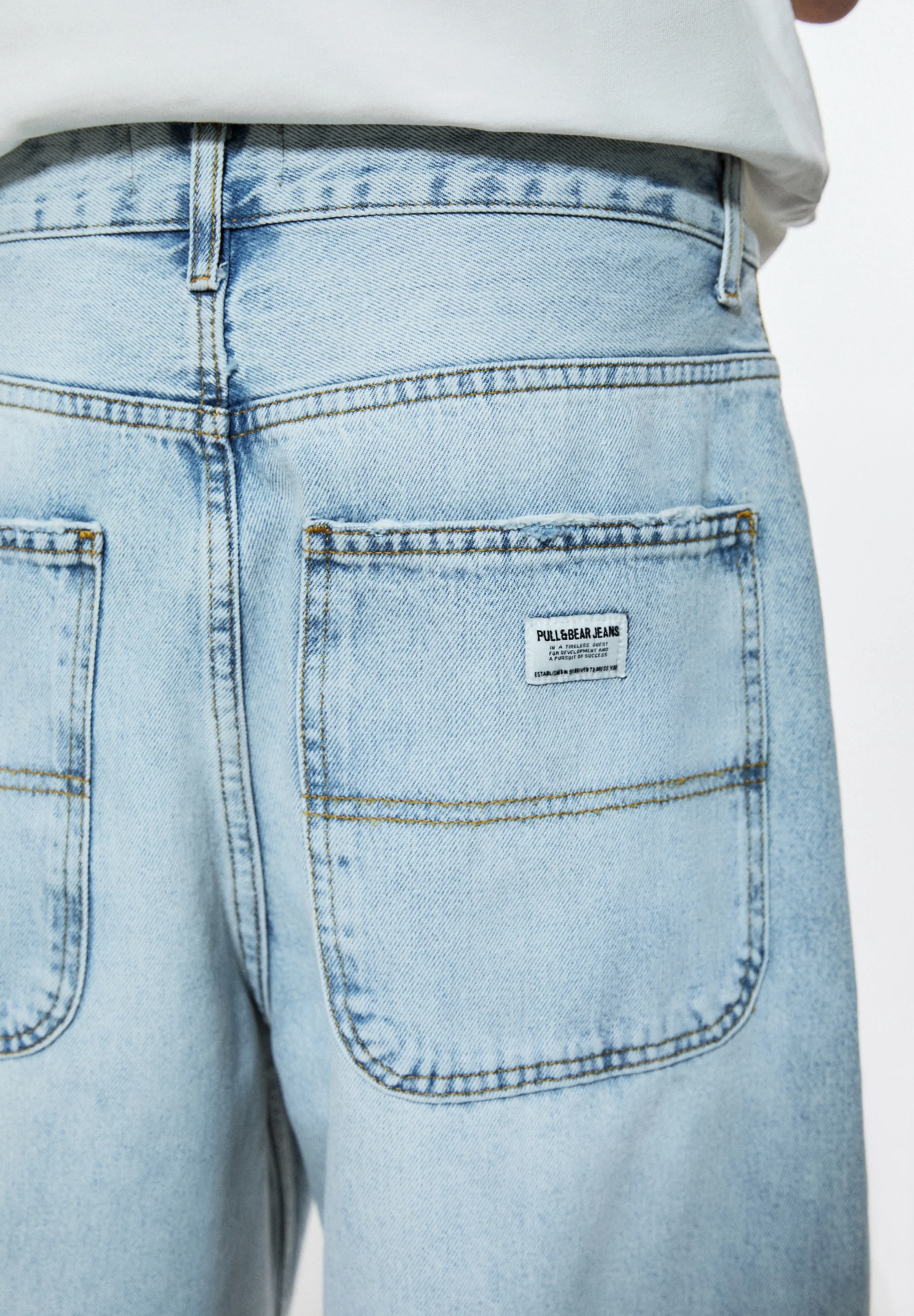 PULL&BEAR SKATER - Shorts vaqueros