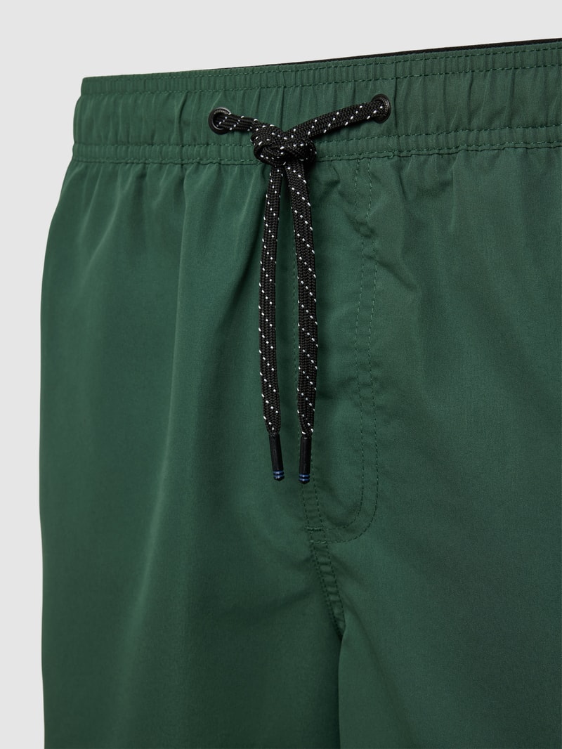 Badehose mit Label-Print Modell 'FIJI' in dunkelgrün