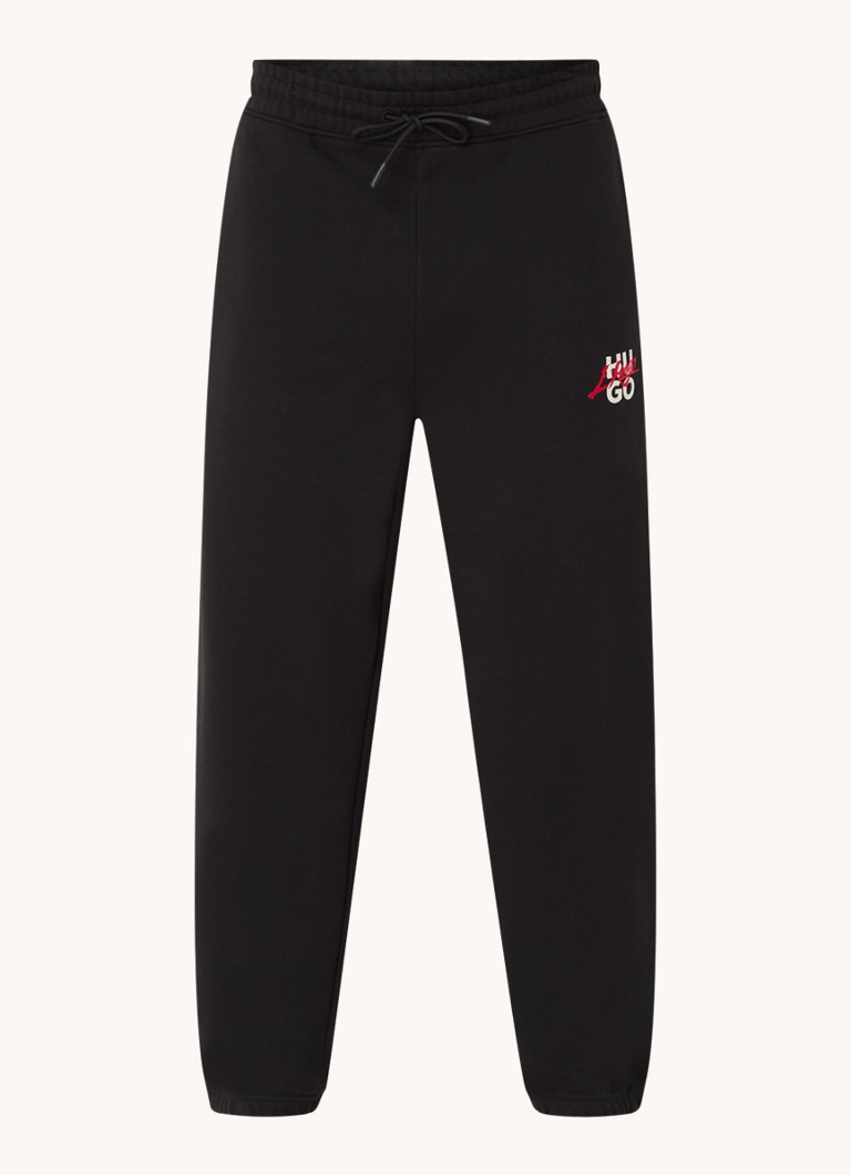 Pantaloni de trening slim fit de la HUGO BOSS, cu logo și buzunare laterale.
