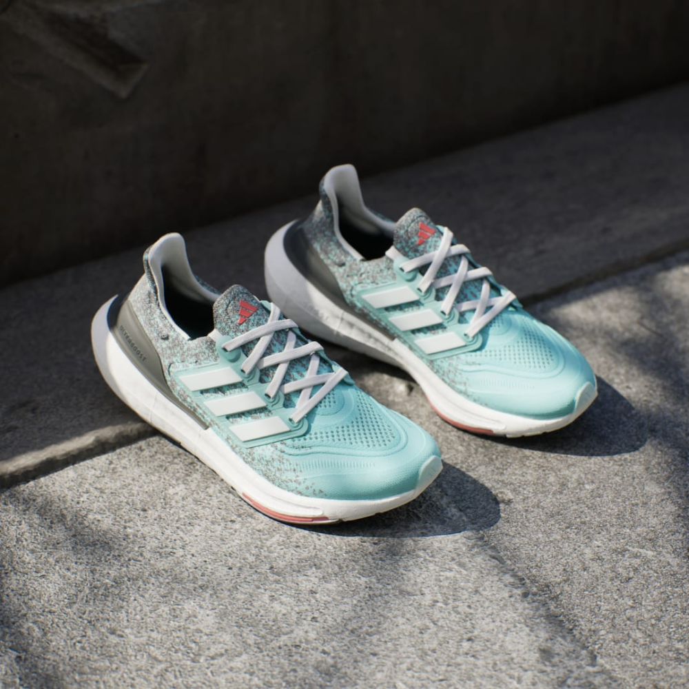 adidas Ultraboost Light 23 IE1692 / blau