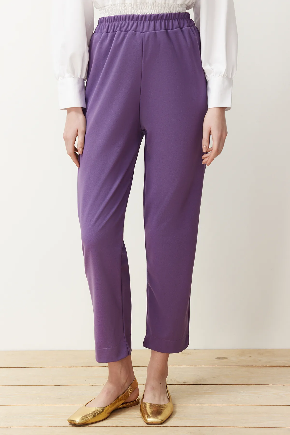 Trendyol Modest  Lila-goldener Strickanzug mit Weste und Hose und Knöpfen TCTAW22US0062