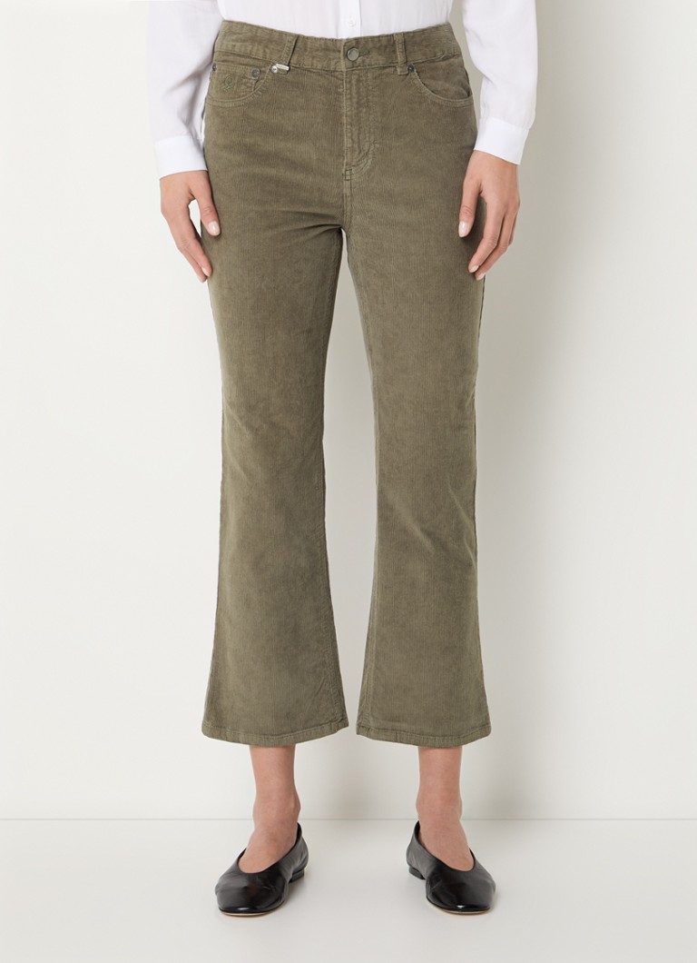 Pantaloni scurți Benetton din catifea reiată, evazați, cu talie medie.