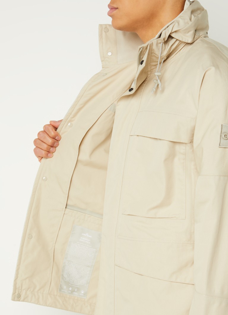 Αντιανεμικό Stone Island 433F1 από οργανικό βαμβάκι με τσέπες αερισμού και λογότυπο