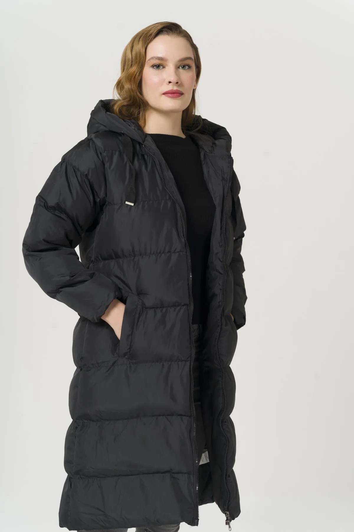 Olcay  Puffermantel aus Grosgrain mit Kapuze, Schwarz, 6404