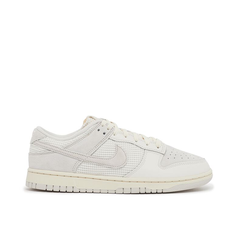 NIKE Wmns Dunk Low 