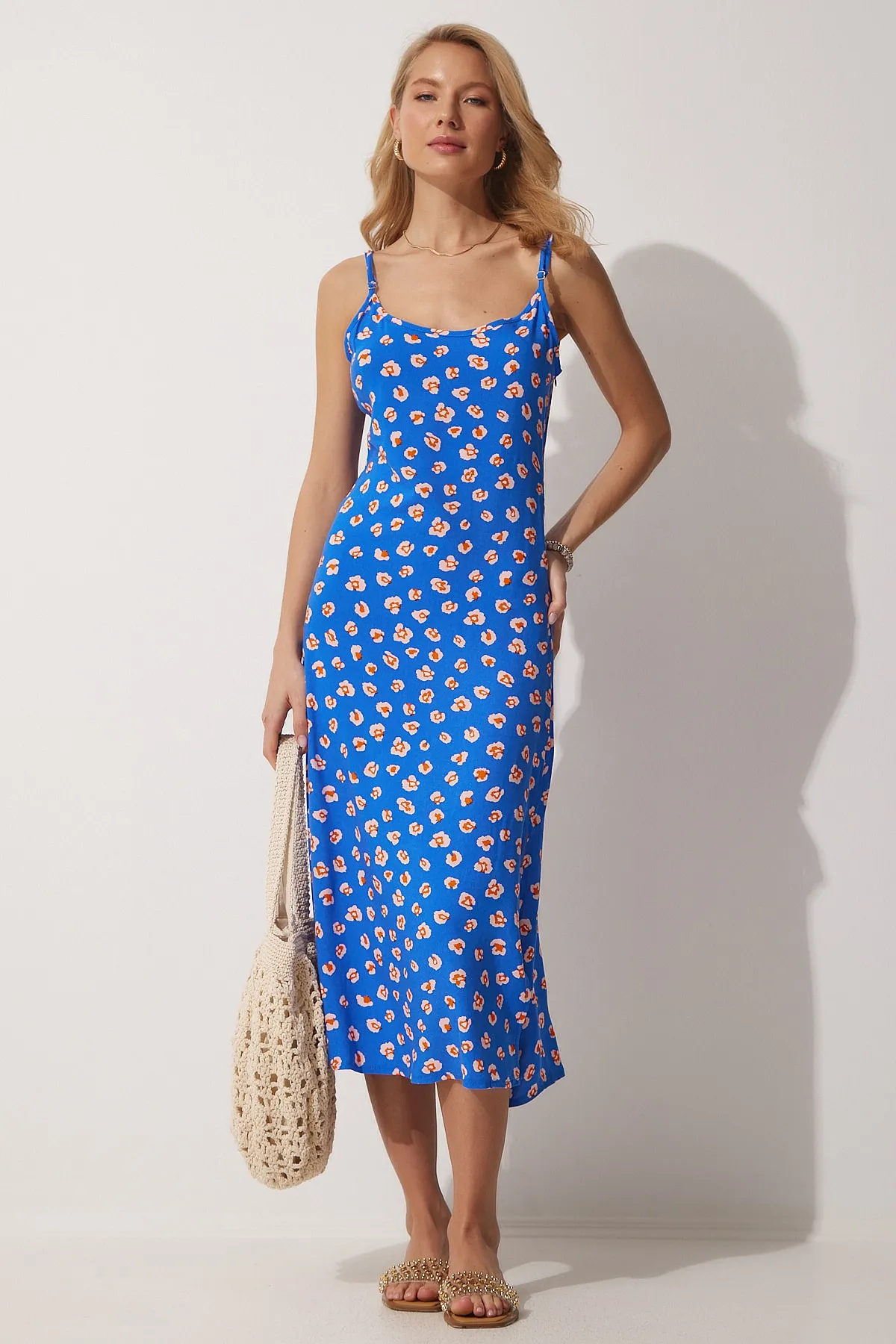 Happiness İstanbul  Dunkelblaues, floral gemustertes Viskose-Sommerkleid für Damen MX00083