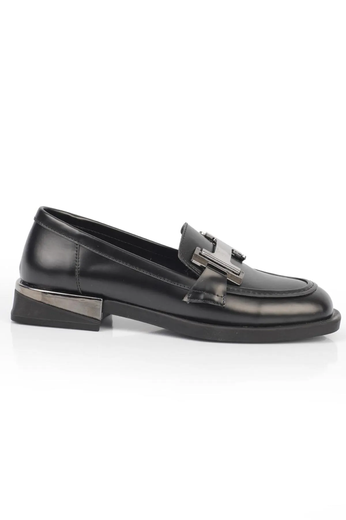 Capone Outfitters  Capone Blunt Toe Damen-Loafer mit H-Schnalle