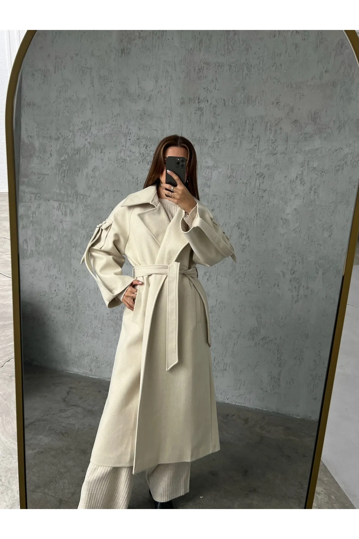Laluvia  Premium-Mantel mit beigefarbenen Ärmeln und Taschendetail