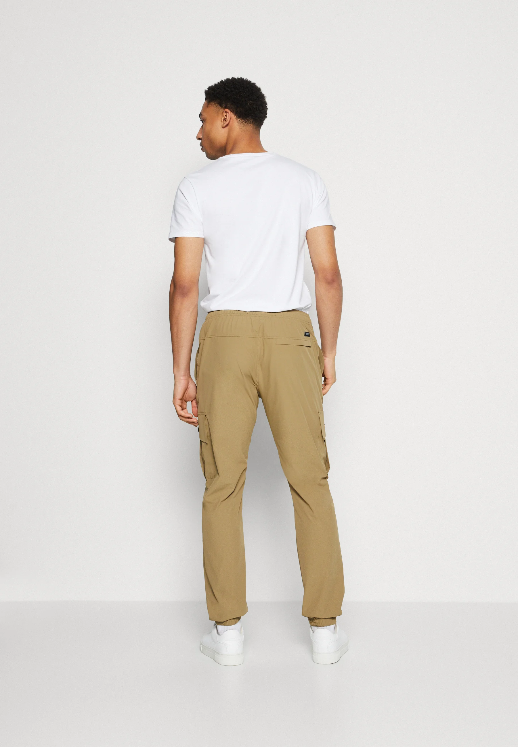 Pantalones cargo INDICODE JEANS