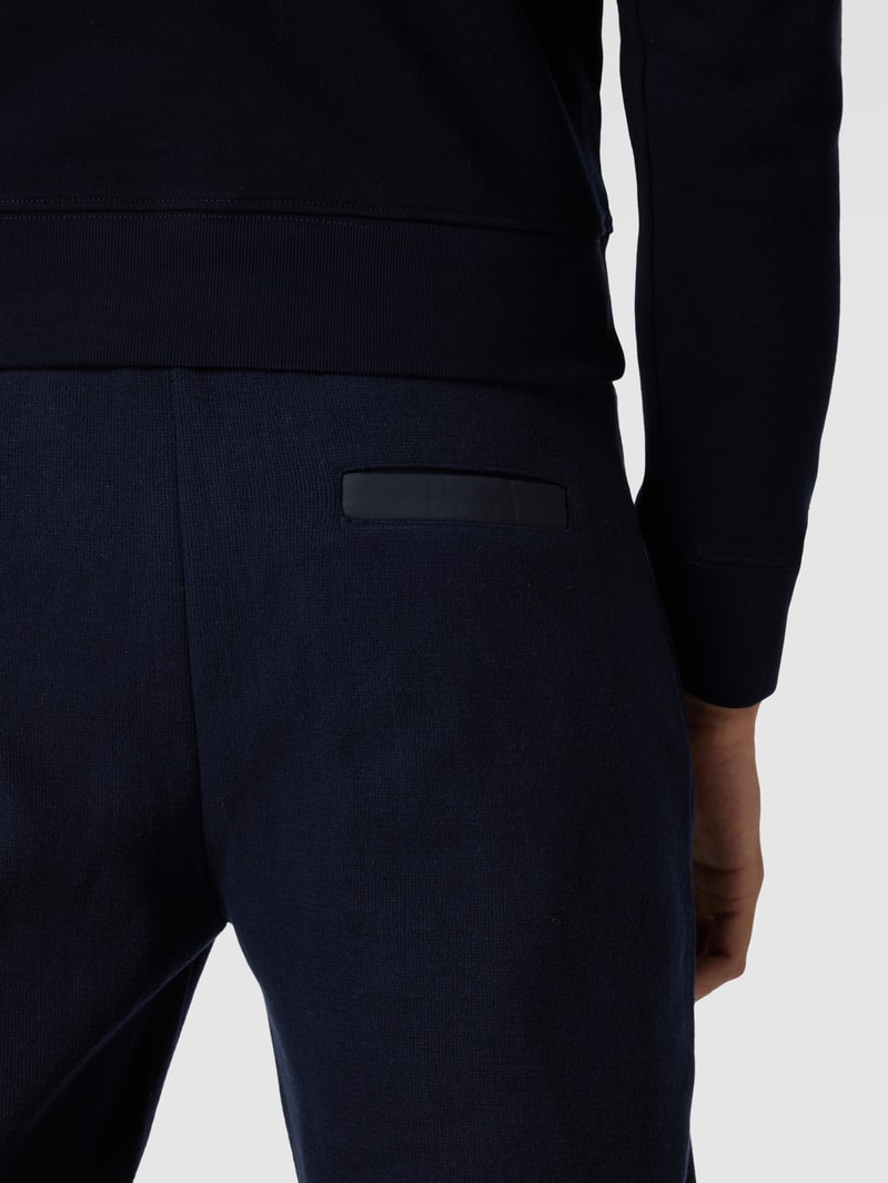Sweatpants mit Gesäßtasche in marineblau