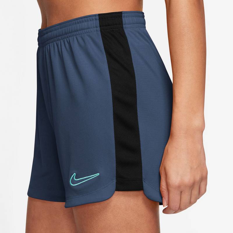 Nike Academy23 Fußballshorts Damen