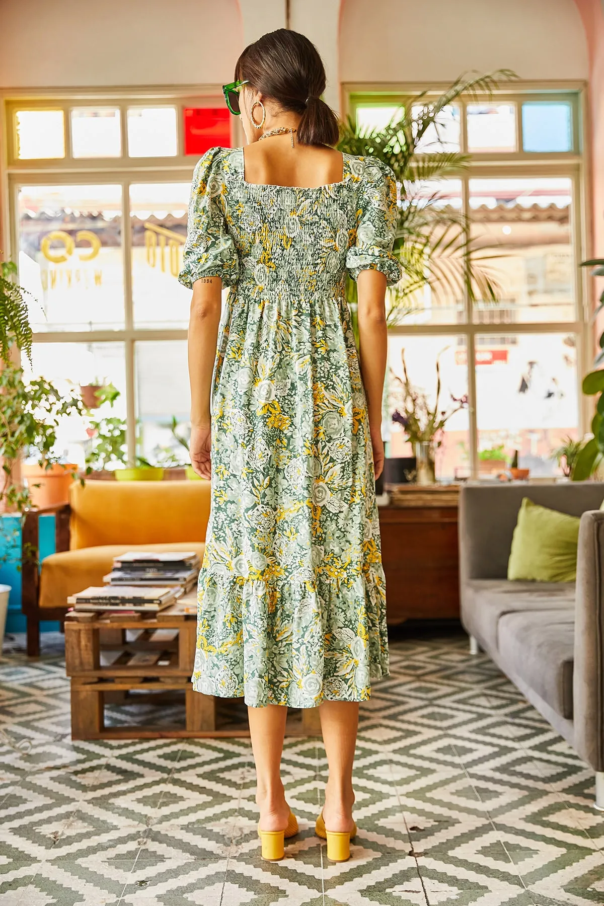Olalook  Damen-Kleid aus gewebter Viskose in Grün-Gelb mit Gimped-Motiv ELB-19001483