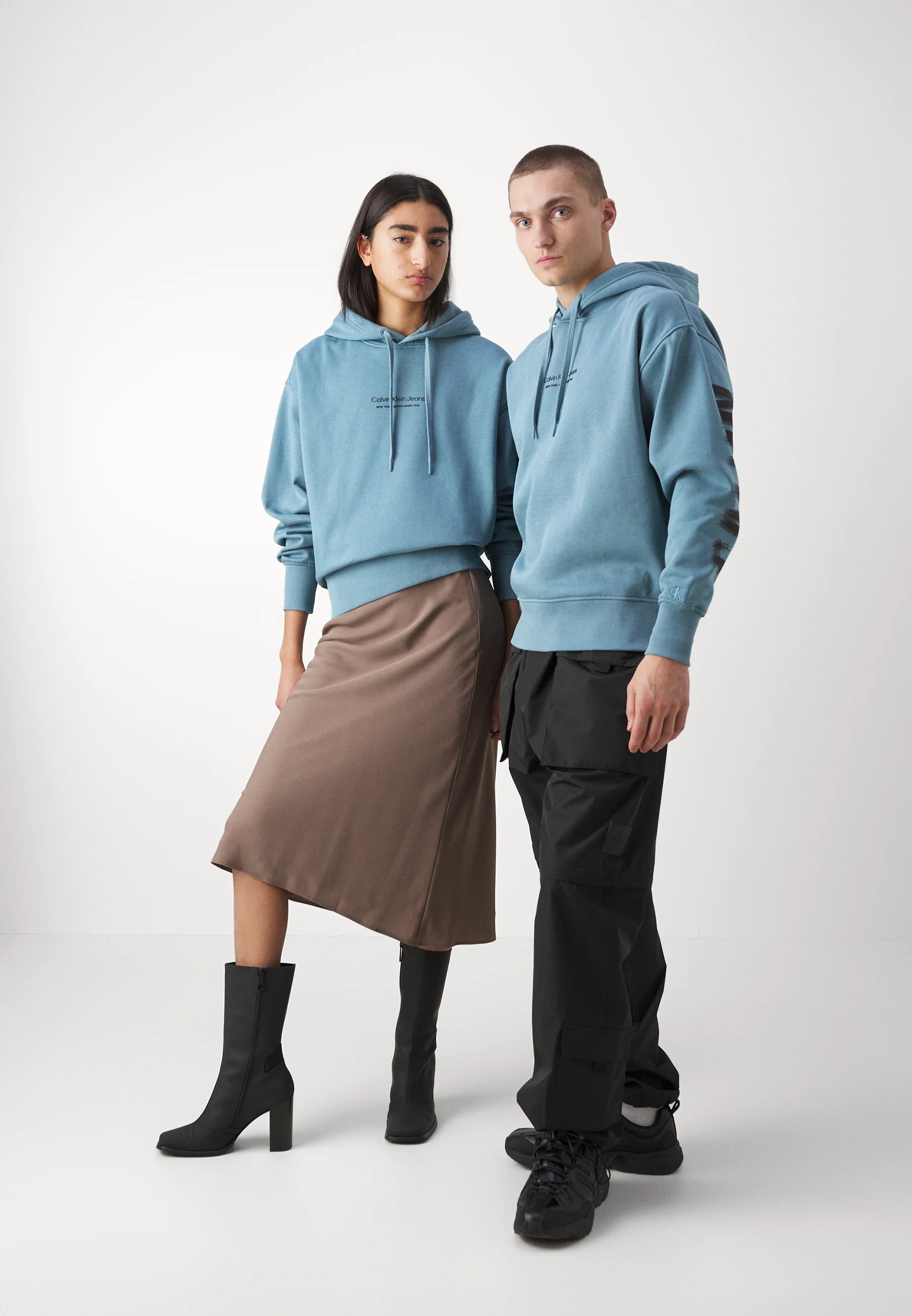 Sudadera con capucha unisex con logo Illusion de Calvin Klein Jeans