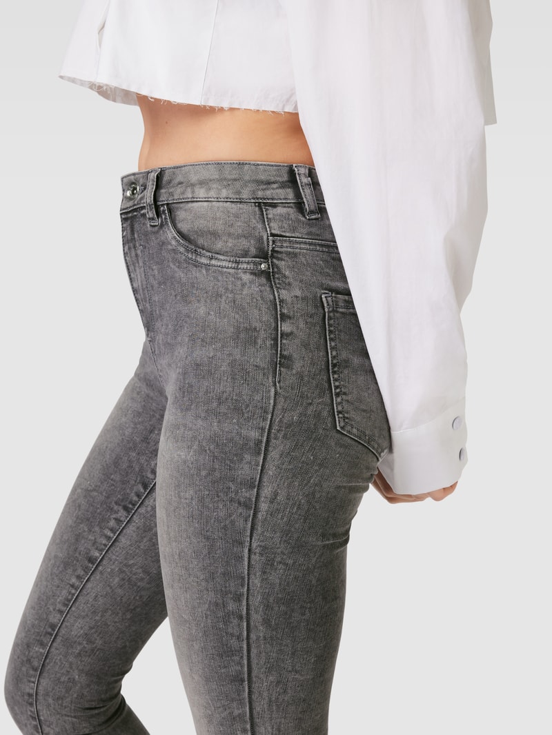 Skinny Fit Jeans mit Eingrifftaschen Modell 'ROSE' in mittelgrau