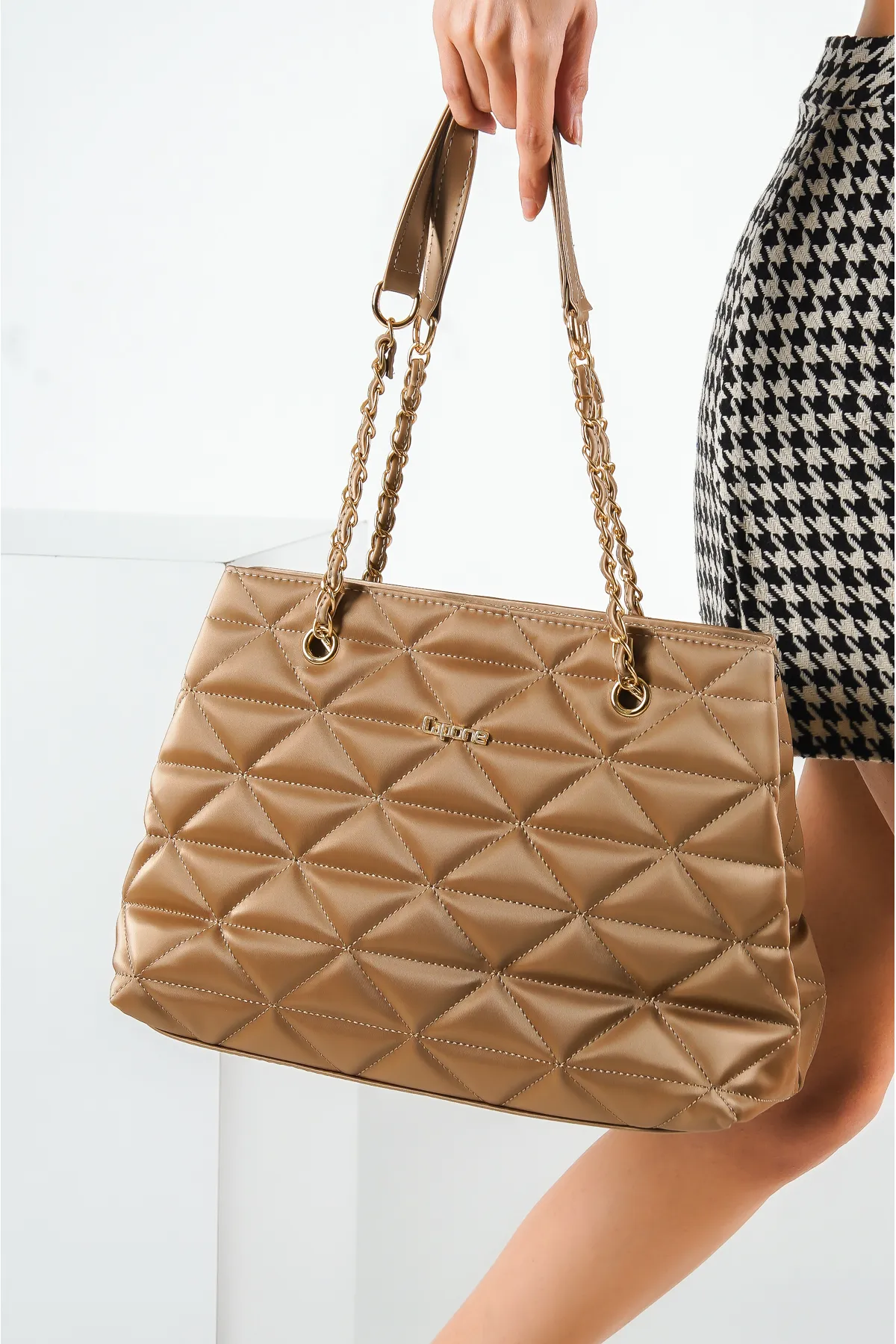 Capone Outfitters  Capone Imperia Grande Gold Damentasche