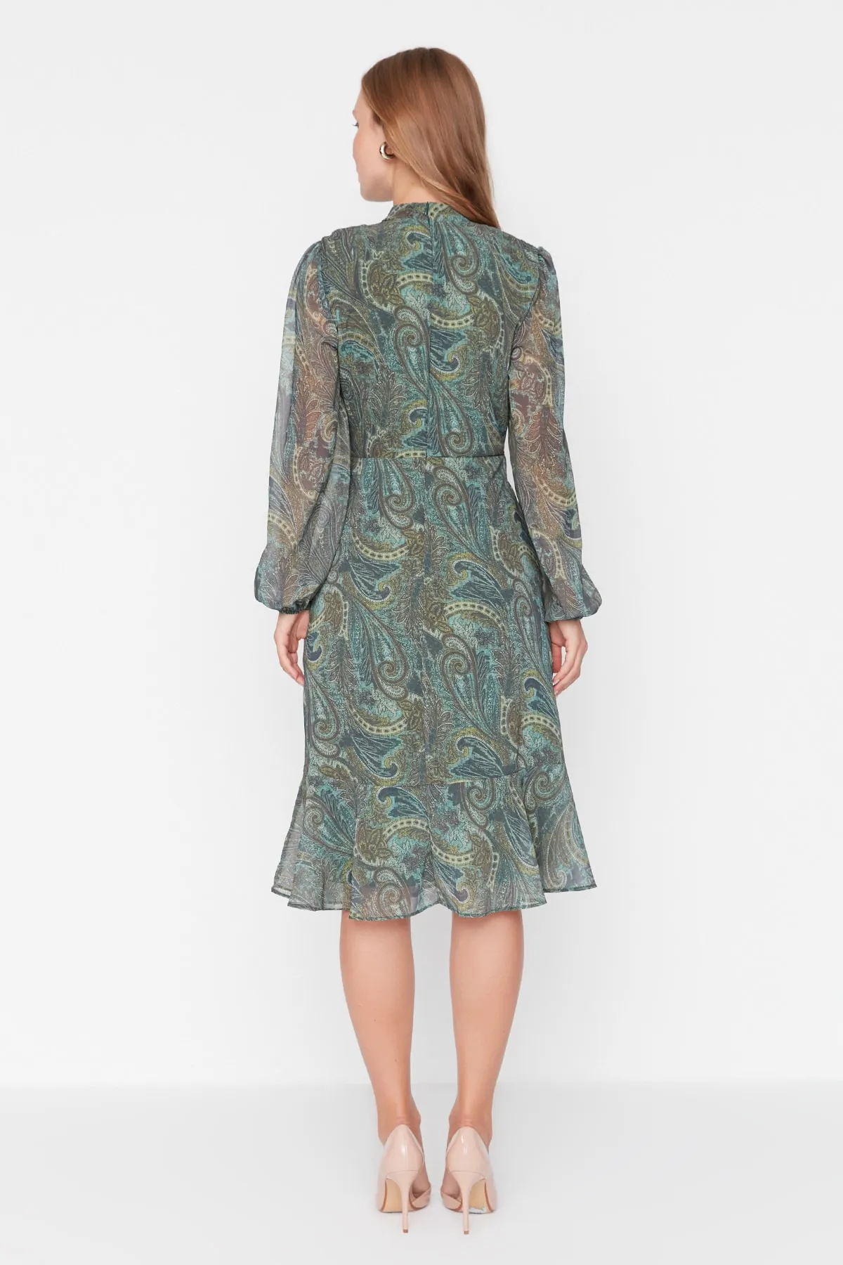 Trendyol Collection  Grünes Volant-Webkleid mit Paisley-Muster TWOAW23EL01436
