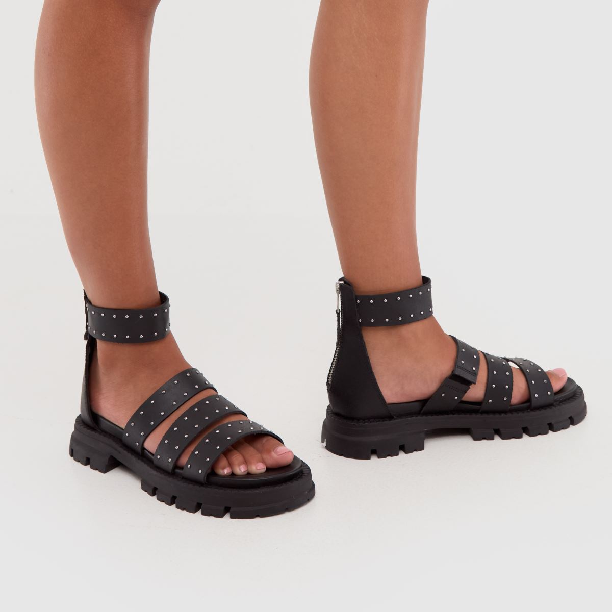Schuh Tyler – Svarta grova sandaler med nitar