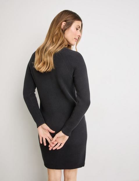 Figurbetontes Strickkleid mit Kaschmiranteil