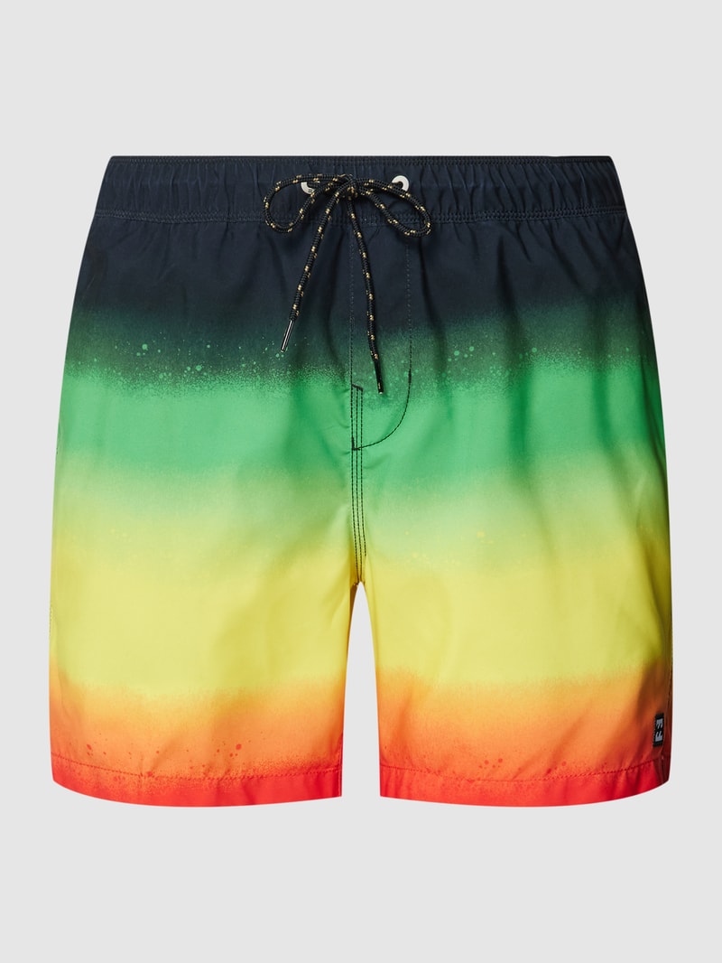 Badehose mit Label-Patch Modell 'FADE' in schwarz