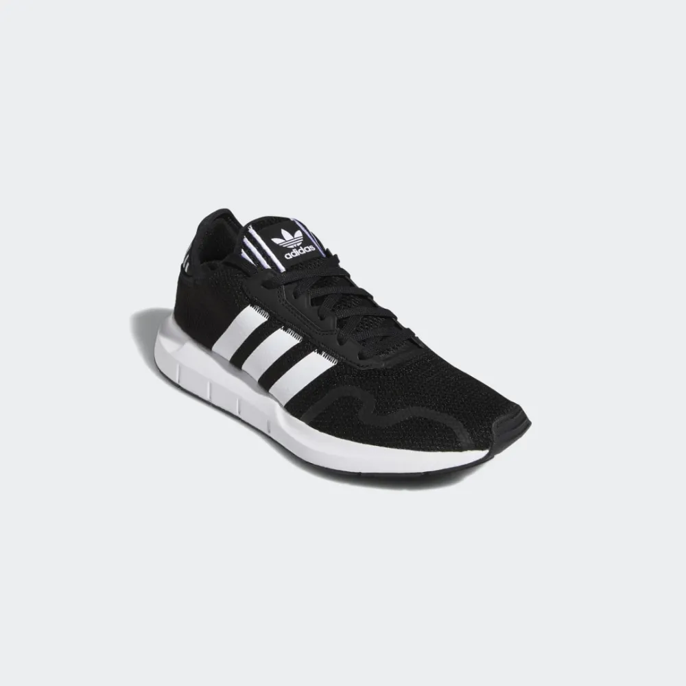adidas Swift Run X FY2110 / schwarz