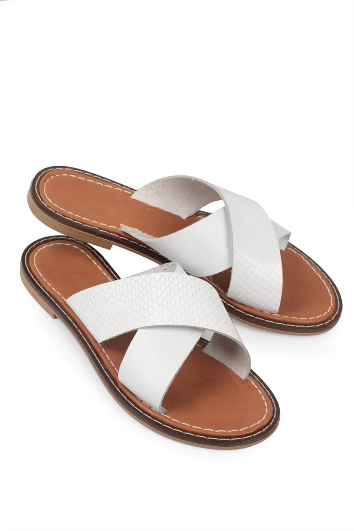 Capone Outfitters  Capone 881 Echtleder Bodrum Weiße Damenhausschuhe