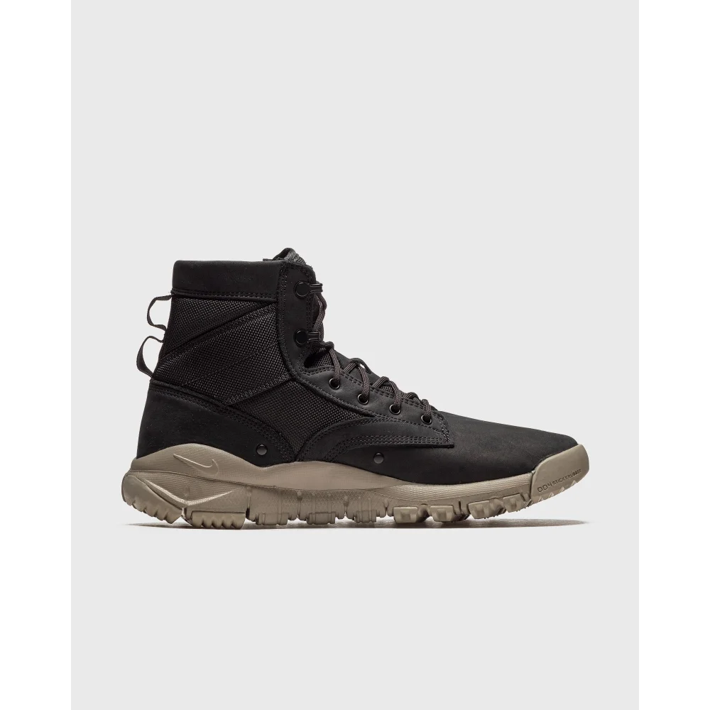 Nike SFB 6 NSW Leather Boot 862507-002 / schwarz