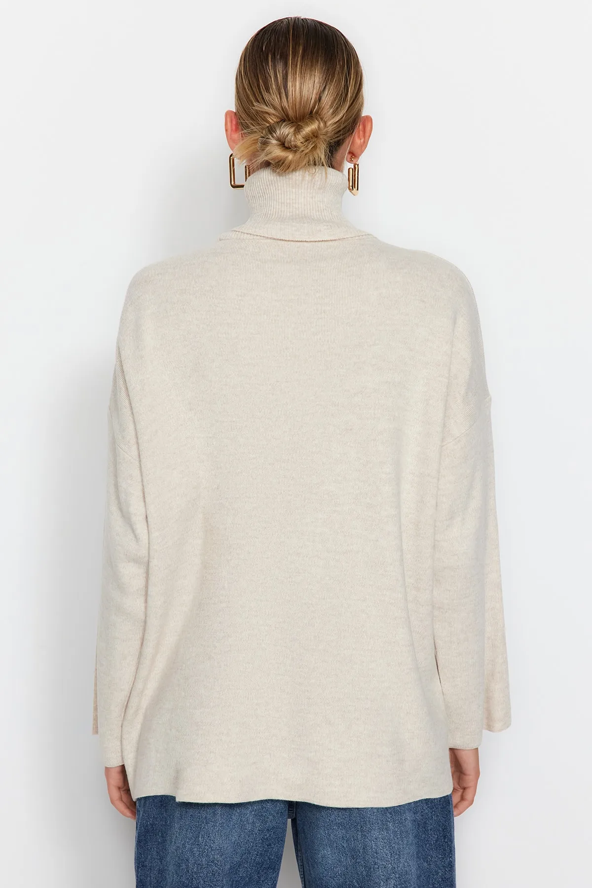 Trendyol Collection  Steinfarbener Basic-Oversize-Strickpullover mit weiter Passform TWOAW23KZ00206