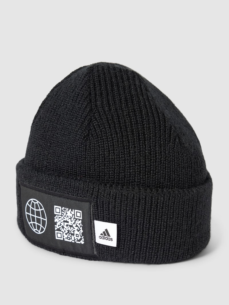 Beanie mit Label-Detail in schwarz
