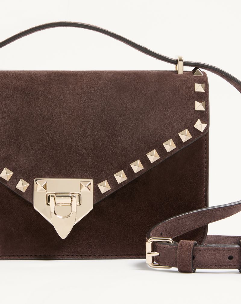 Bolsa de ombro pequena Valentino Garavani Rockstud em camurça