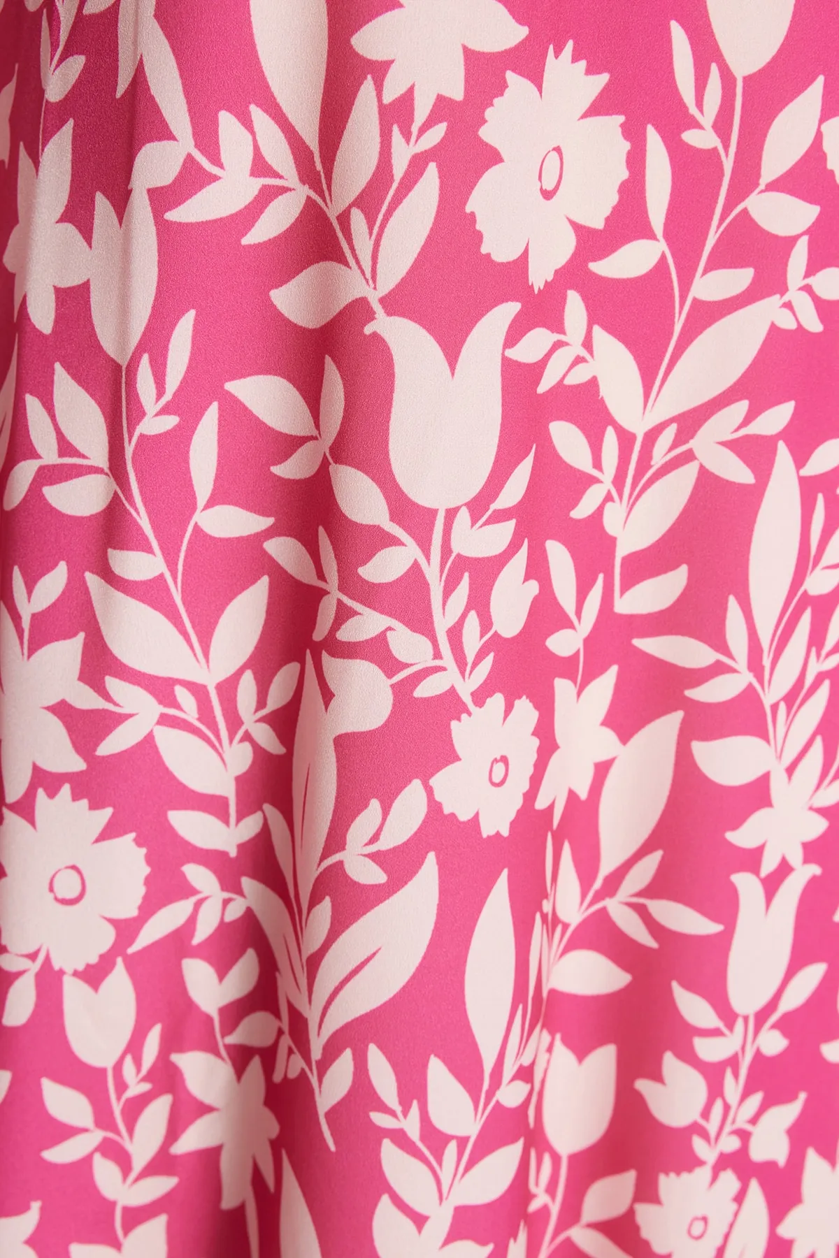 Trendyol Modest  Dunkelrosa gewebtes Kleid mit Blumenmuster, halber Knopfleiste und Rüschenspitze, gefüttert TCTSS21EL3353
