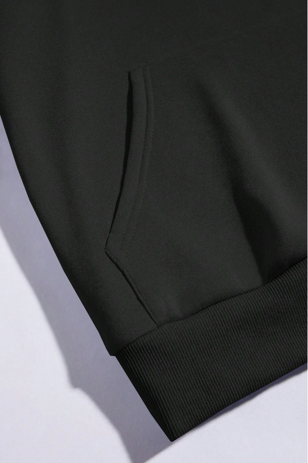 MODAGEN  Schwarzes Unisex-Kapuzenpullover mit New York Brooklyn-Aufdruck in Übergröße