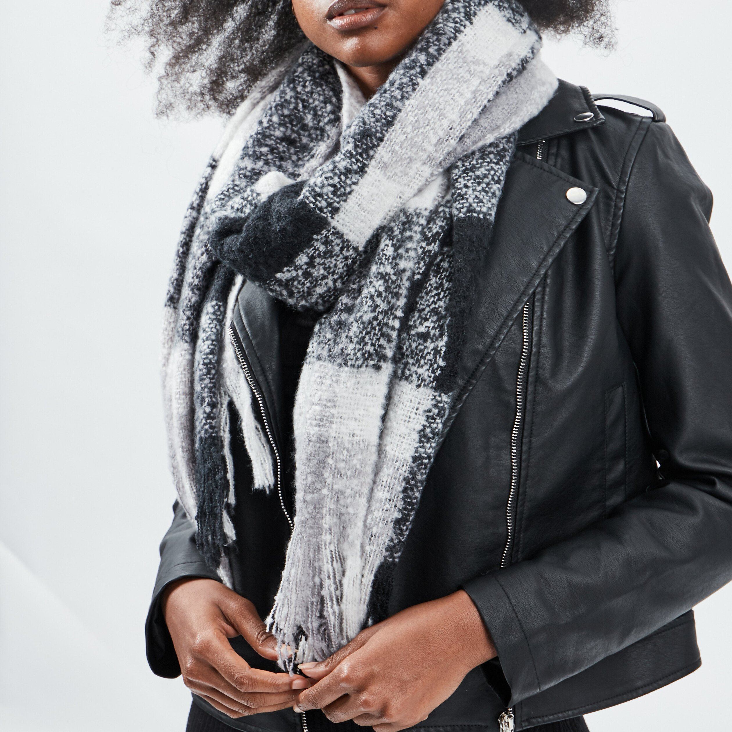 Écharpe à franges gris femme | La Halle