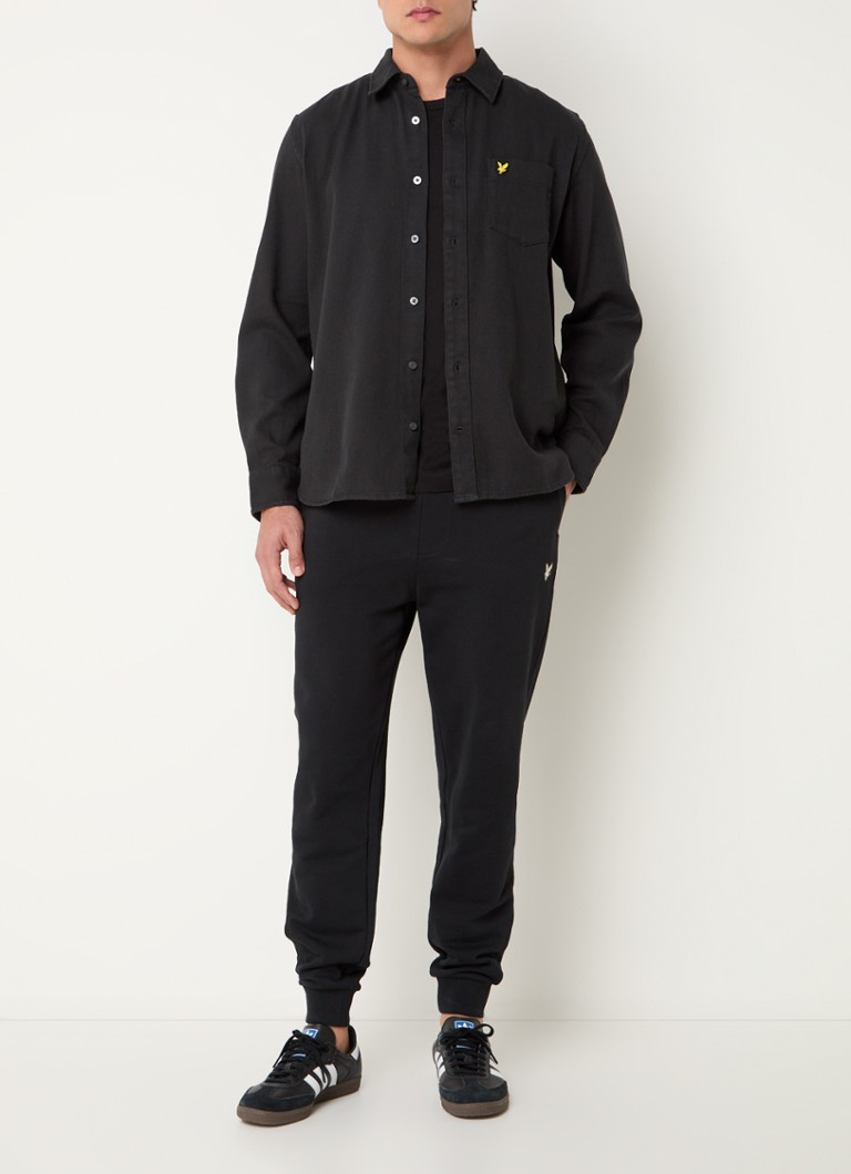 Jachetă-cămașă din lână pieptănată Lyle & Scott, croială clasică, buzunar la piept și logo brodat.