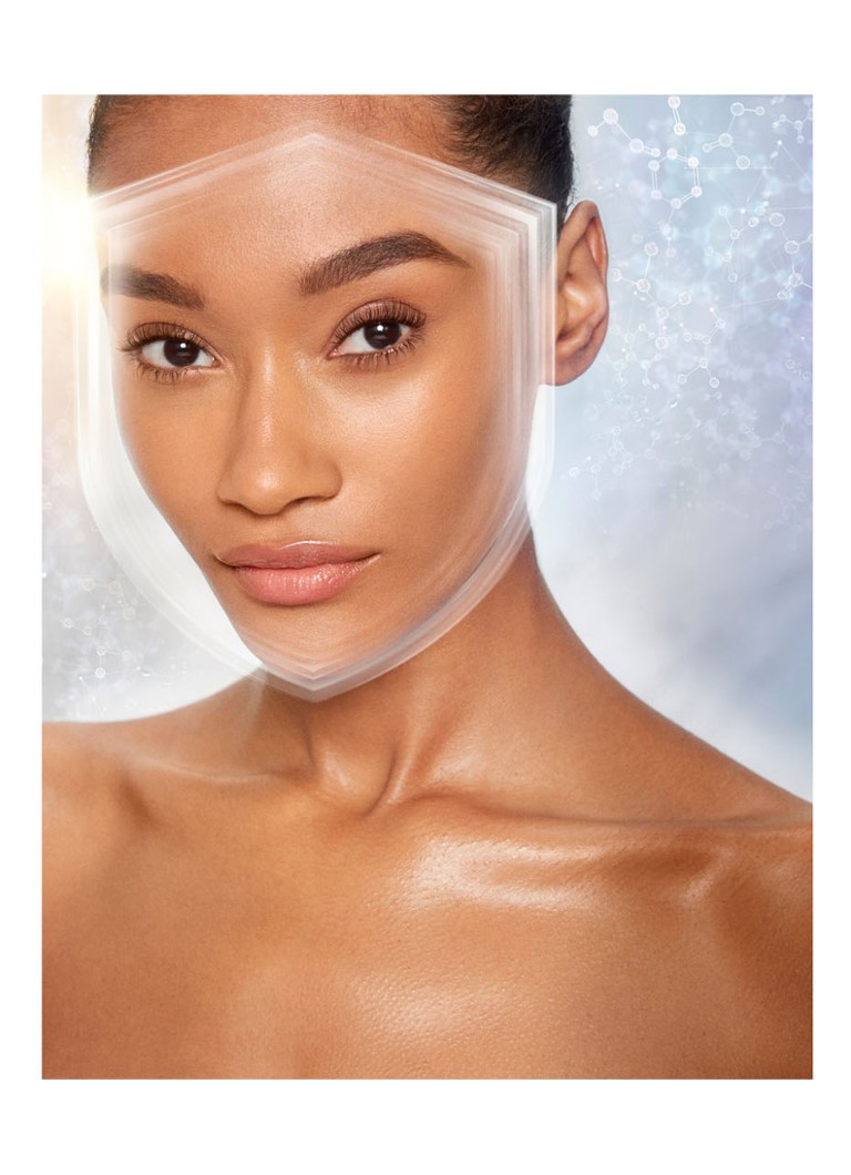 Charlotte Tilbury Invisible UV Flawless Poreless SPF50 -pohjustusvoide
