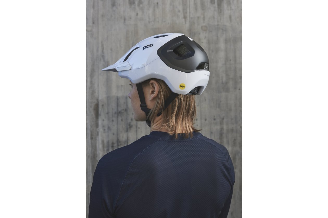 POC Axion Race MIPS