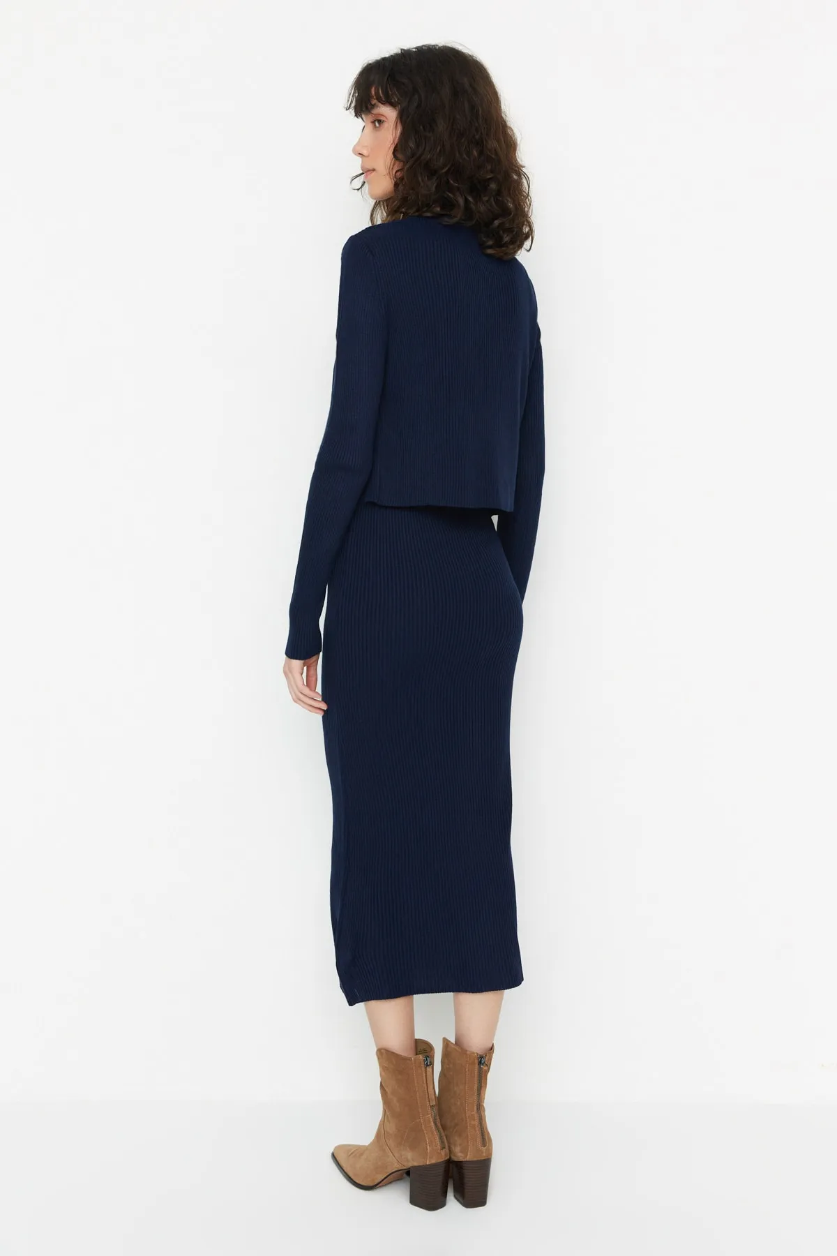 Trendyol Collection  Marineblaues, tailliertes Midi-Strick-Cardigan-Kleid-Set TWOSS21EL0208