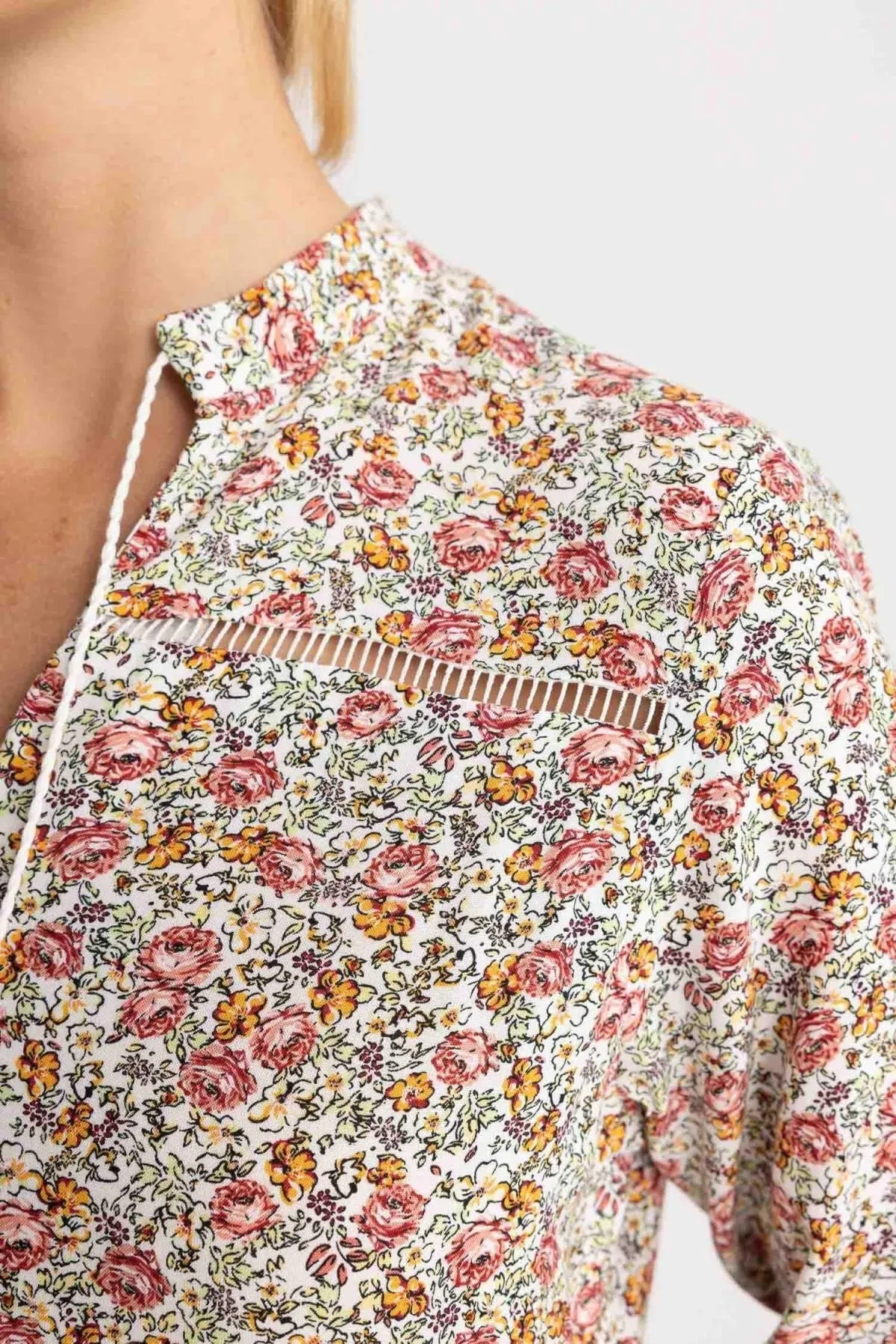 DeFacto  Prächtiges Midi-Kurzarmkleid mit Kragen
