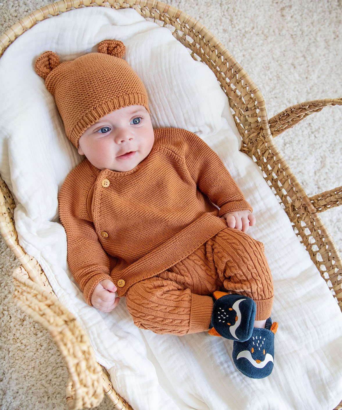 Gilet brassière bébé en maille fantaisie coloris uni camel | GEMO