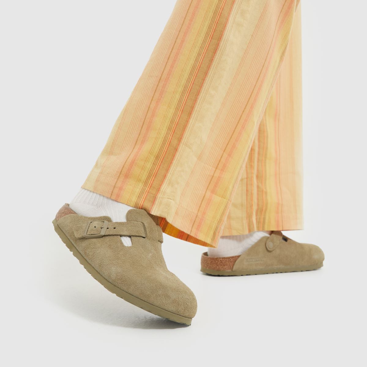 BIRKENSTOCK Boston keskeny szabású klumpa szandál khaki színben
