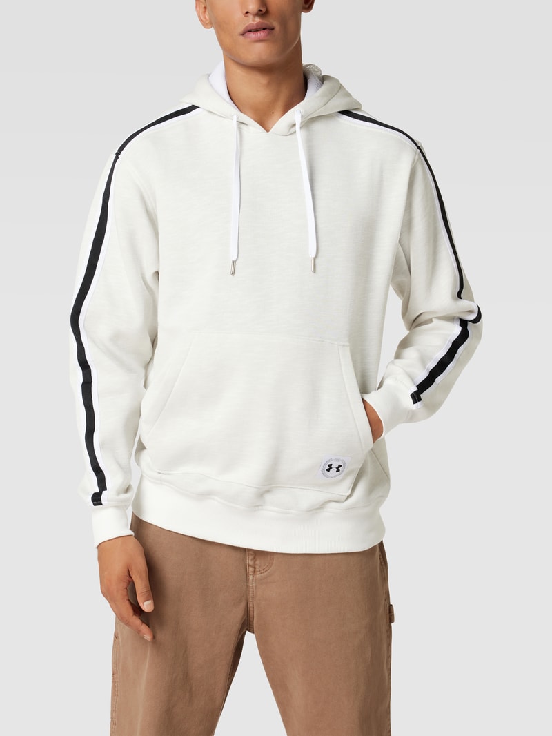 Hoodie mit Label-Patch in weiß