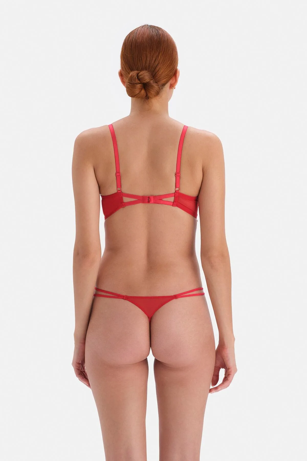 Dagi  Tanga-Höschen mit rotem Spitzenstring und detailliertem Detail