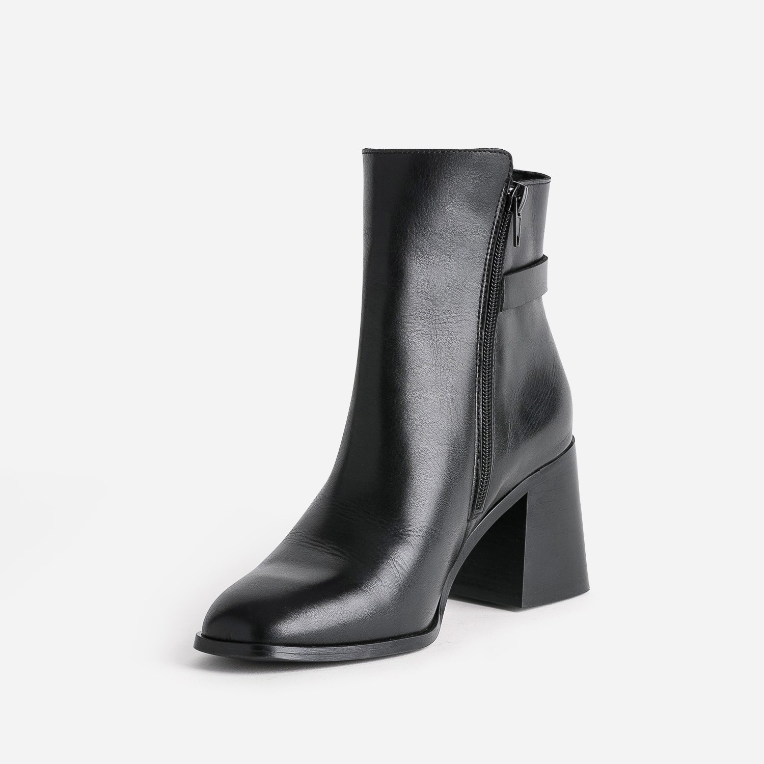 Boots noir en cuir éco-conçu avec anneau en D
