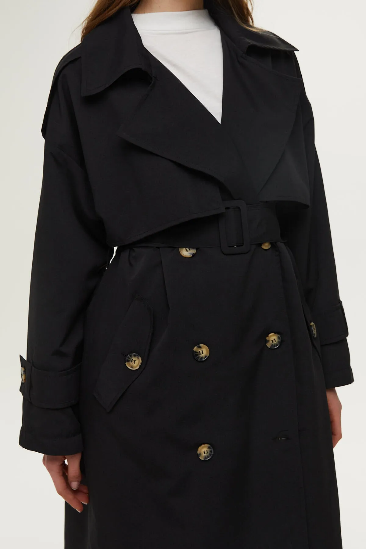 Manuka  ZWEIREIHIGER TRENCHCOAT MIT KNÖPFEN SCHWARZ